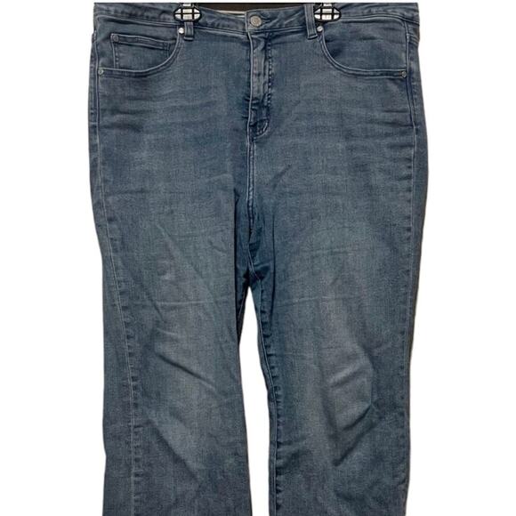 Soft Surroundings Light Wash Bootcut/ Flare Jeans - Picture 3 of 10